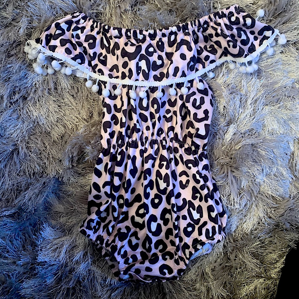 Leopard off the shoulder romper 2t